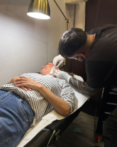 Proceso de Perforación Profesional: Experiencia y Cuidado en Nuestro Estudio de Piercings en Sevilla - 202