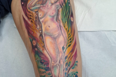 tatuaje-estilo-realismo-color-de-mujer