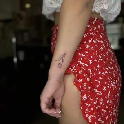 Tatuajes pequeños en Sevilla: ideas y zonas para tu primer tattoo